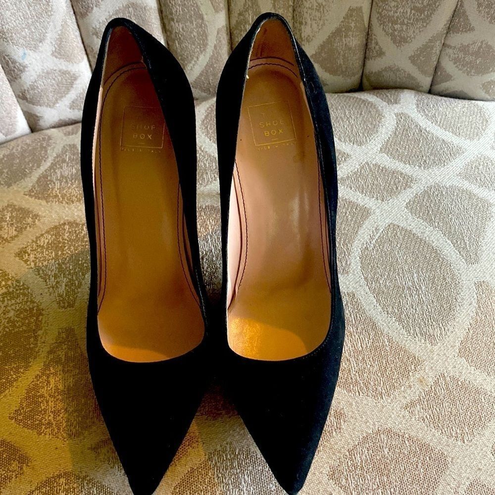 The shoe box black suede pumps gently used